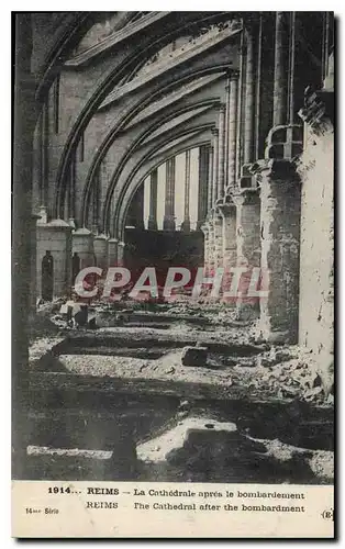 Cartes postales Militaria Reims La Cathedrale apres le bombardement