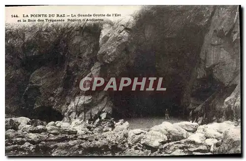 Ansichtskarte AK La pointe du Raz La Grande Grotte de l'Est et la Baie des Trepasses Regian d'Audierne