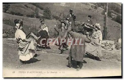 Ansichtskarte AK Folklore Types D'Auvergne la Bourree