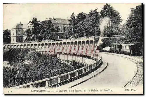 Cartes postales Saint Brieuc Boulevard de Sevigne et le Palais de Justice Train