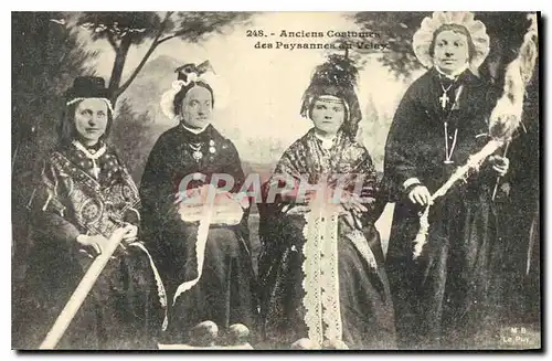 Ansichtskarte AK Folklore Anciens Costumes des Paysannes du Velay