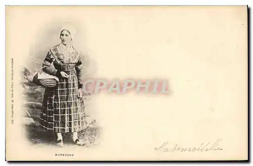 Cartes postales Folklore AUVERGNE.Mademoiselle