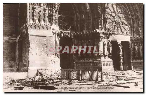 Ansichtskarte AK Militaria La Cath�drale de REIMS apr�s de Bombardement