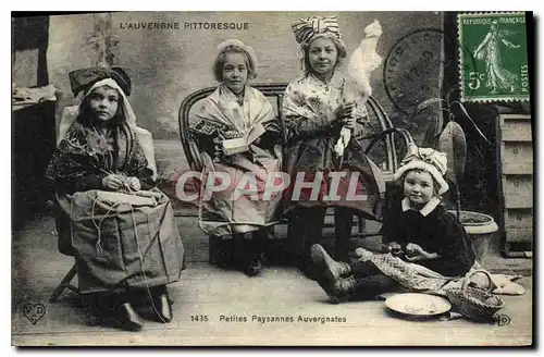 Cartes postales Folklore L'AUVERGNE PITTORESQUE. - 1435 Petites Paysannes Auvergnates