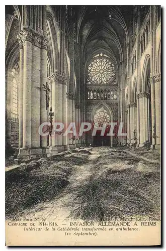 Ansichtskarte AK Militaria Campagne de 1914 1916 Invasion Allemande a Reims Interieur de la cathedrale transforme