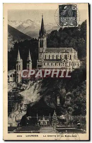 Cartes postales Lourdes La Grotte et la Basilique