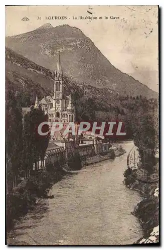 Cartes postales Lourdes La Basilique et le Gave