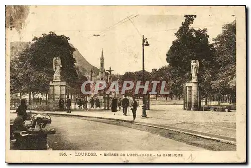 Cartes postales Lourdes Entr�e de L'Esplanade La Basilique