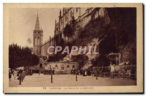 Cartes postales Lourdes La Grotte et la Basilique