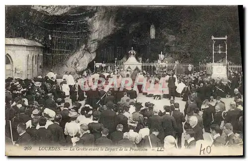 Cartes postales Lourdes La Grotte avant le Depart de la Processsion