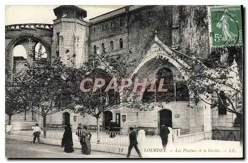 Ansichtskarte AK Lourdes Les Piscines et la Grotte