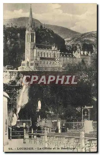 Cartes postales Lourdes La Grotte et la Basilique