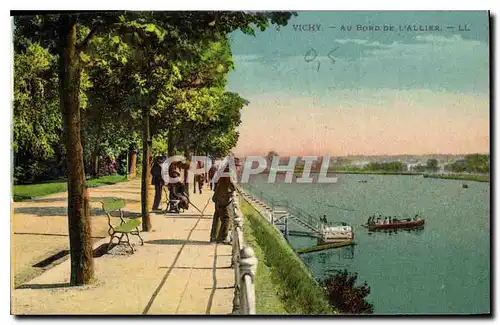 Cartes postales Vichy Au bord de L'Allier