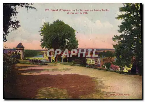 Cartes postales Laval Mayenne La Terrasse du Jardin Public et Vue la Ville