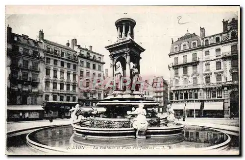 Cartes postales Lyon La Fontaine et Place des Jacobins