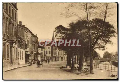 Cartes postales Moissac T et G La Gendarmerie et la Poste