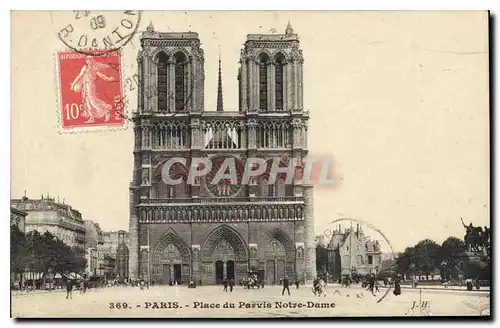 Cartes postales Paris Place du Parvis Notre Dame