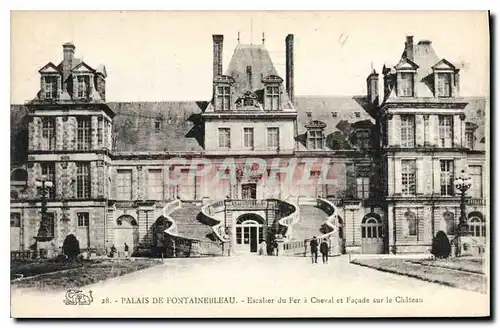 Ansichtskarte AK Palais de Fontainebleau Escalier du Fer a Cheval et Facade sur le Chateau