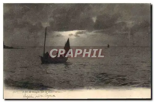 Cartes postales Effet de Nuages sur la Mer Bateau