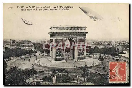 Cartes postales Paris Le Dirigeable Militaire La Republique apres avoir evolve sur Paris relourne a Meudon Dirig