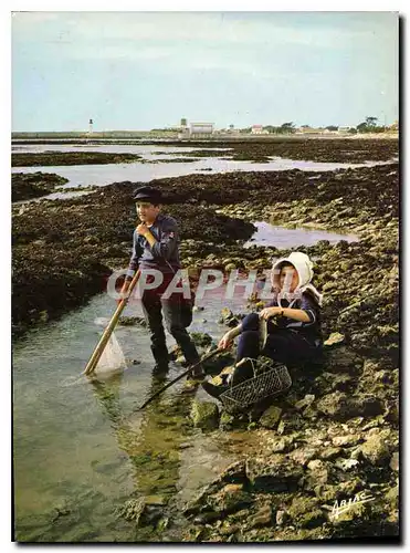 Ansichtskarte AK Sur la Cote de Lumiere L'Ile d'Oleron Jeunes Pecheurs Oleronais