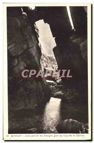 Cartes postales Morgat Jolie percee au Temple grec au Cap de la Chevre