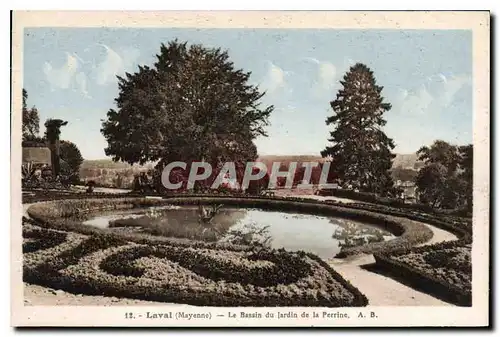 Ansichtskarte AK Laval Mayenne Le Bassin du Jardin de la Perrine