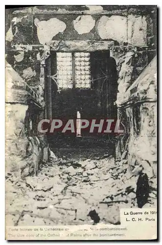 Cartes postales La Guerre de 1914 Porte laterale de la cathedrale Militaria