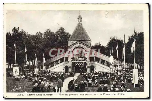 Cartes postales Sainte Anne d'Auray Pelerins leur repas dans le Champ de l'Epine