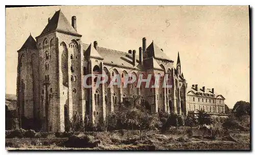 Cartes postales L'Abbaye St Pierre de Solesmes vue du pont sur la Sarthe