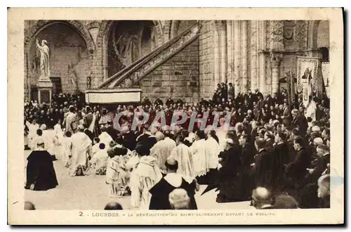 Ansichtskarte AK Lourdes La Benediction du Saint Sacrement devant le Rosaire