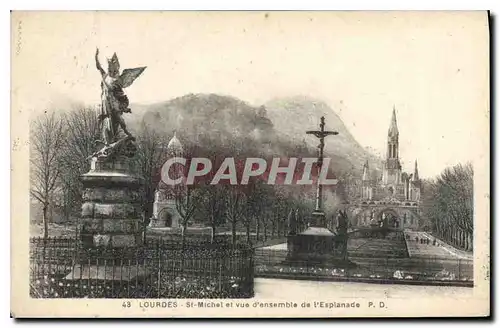 Ansichtskarte AK Lourdes St Michel et vue d'ensemble de l'Esplanade