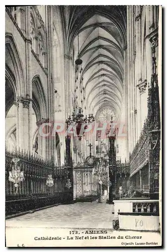 Ansichtskarte AK Amiens Cathedrale La Nefet et les Stalles du Choeur