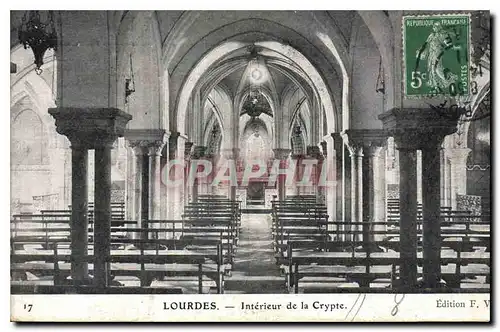 Ansichtskarte AK Lourdes Interieur de la Crypte