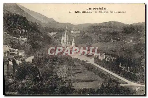 Ansichtskarte AK Les Pyrenees Lourdes La Basilique vue plongeante