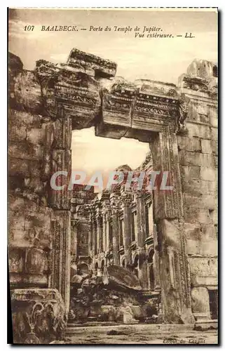 Cartes postales Baalbeck Porte du Temple de Jupiter Vue exterieure