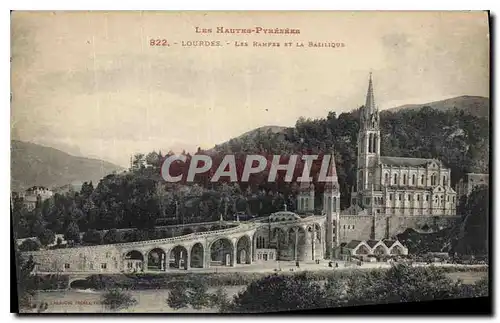 Cartes postales Les Hautes Pyrenees Lourdes Les Rampes et la Basilique