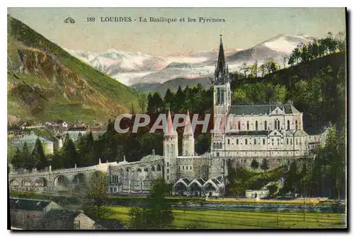 Cartes postales Lourdes La Basilique et les Pyrenees