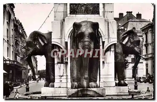 Cartes postales Chambery La Fontaine des Elephants (details)