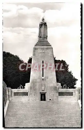 Ansichtskarte AK Verdun et les Champs de Bataille Statue du Monument aux Soldats de Verdun