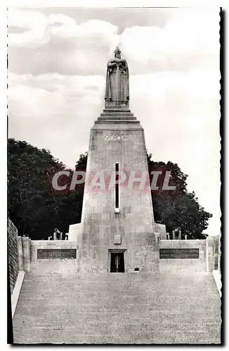 Cartes postales Verdun et les Champs de Bataille Statue du Monument aux Soldats de Verdun