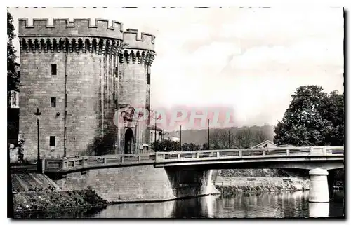 Cartes postales Verdun et les Champs de Bataille La Porte Chaussee et la Meuse