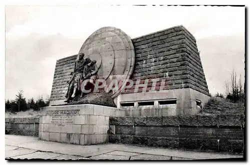 Cartes postales Verdun et les Champs de Bataille Le Monument Andre Maginot sur la pente du Fort de Souville Mili