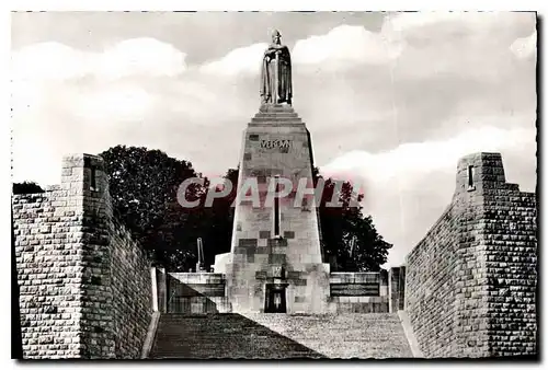 Ansichtskarte AK Verdun et les Champs de Bataille Monument de la Victoire des Soldats de Verdun