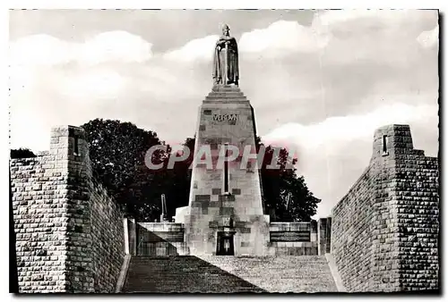 Cartes postales Verdun et les Champs de Bataille Monument de la Victoire des Soldats de Verdun