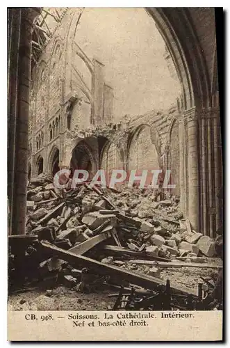 Cartes postales Soissons La Cathedrale Interieur Nef et bas cote droit