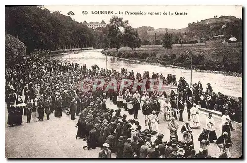 Cartes postales Lourdes La Procession venant de la Grotte