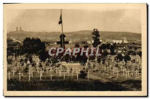 Ansichtskarte AK Verdun Cimetiere Militaire du Faubourg Pave le plus important de la Region