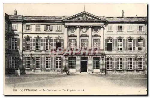 Ansichtskarte AK Compiegne Le Chateau La Facade