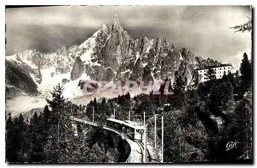 Cartes postales Chamonix Mont Blanc le chemin de fer du Montenvers et l'aiguille du Dru